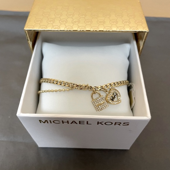 Michael Kors Yellow Gold Heart Bracelet BRAND NEW - Picture 1 of 3